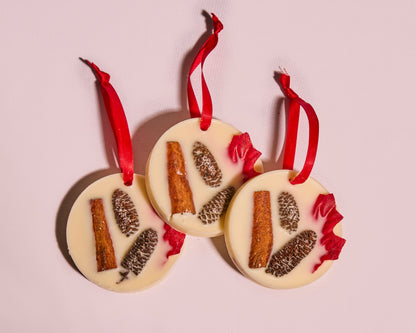 Spiced Apple Tree Decoration Single - Apple, Cinnamon and Nutmeg